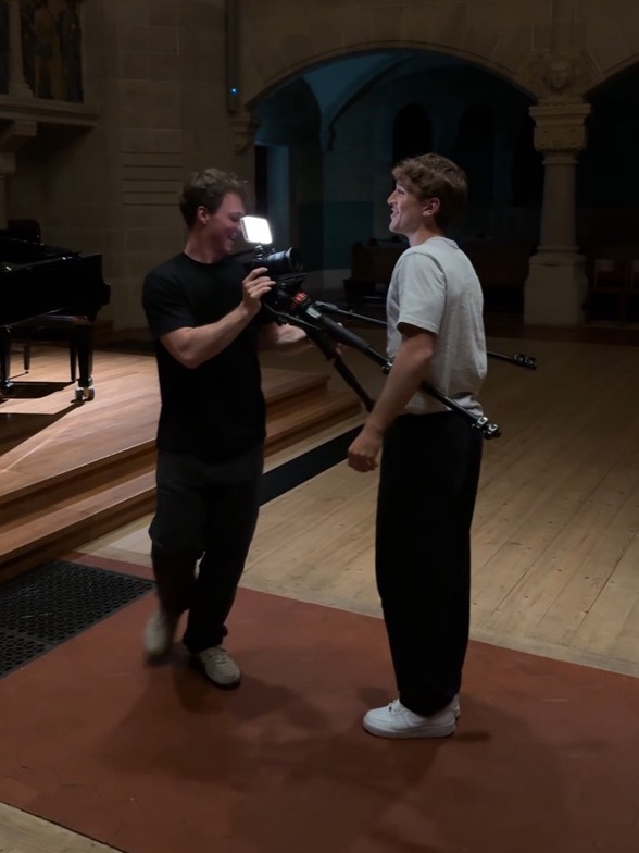 Behind the scenes — Nie zu spät