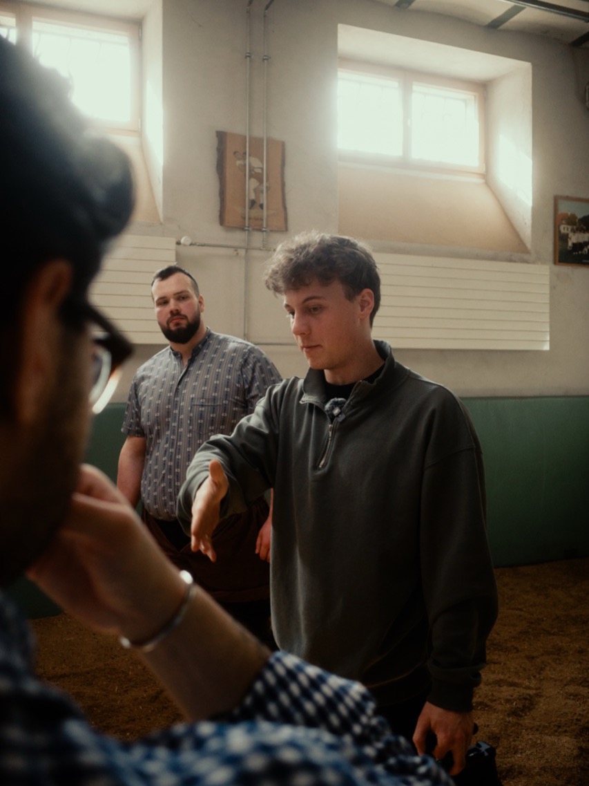 Behind the scenes — Im Sägemehl