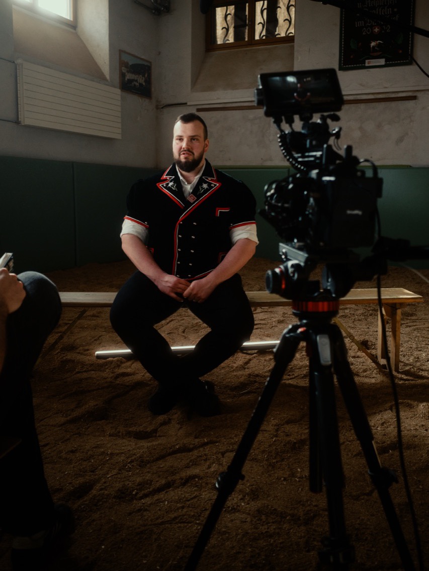 Behind the scenes — Im Sägemehl